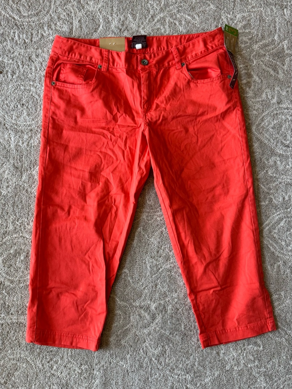 NWT Merona Bright Red/Orange Women’s Capri Pants, Size 10